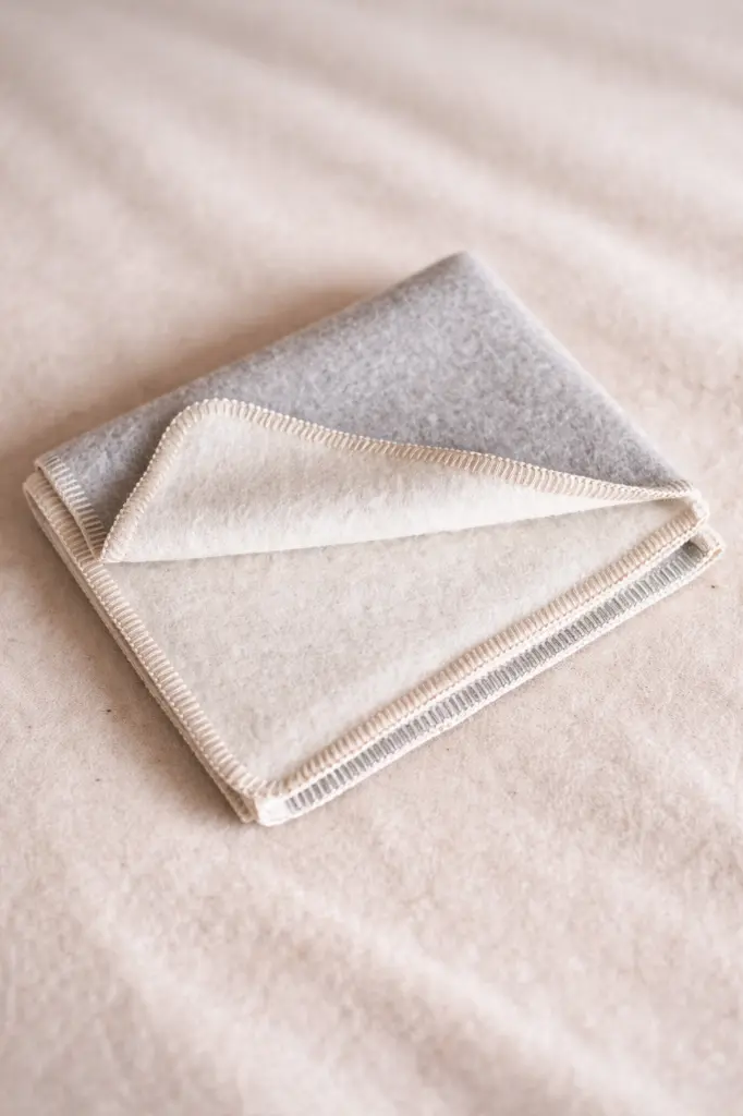 plaid enfant gris.webp